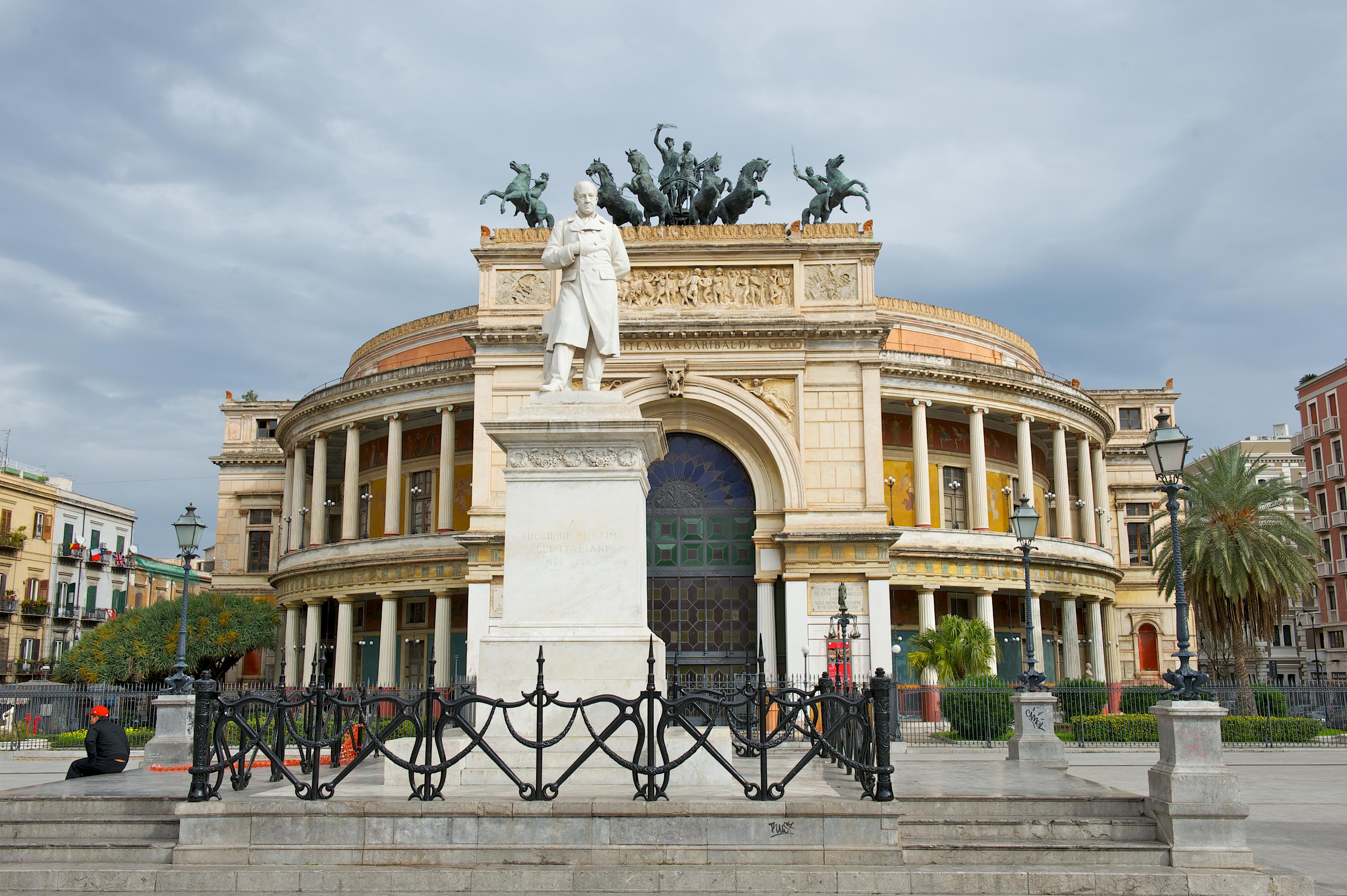 Mercure Palermo Centro Esterno foto