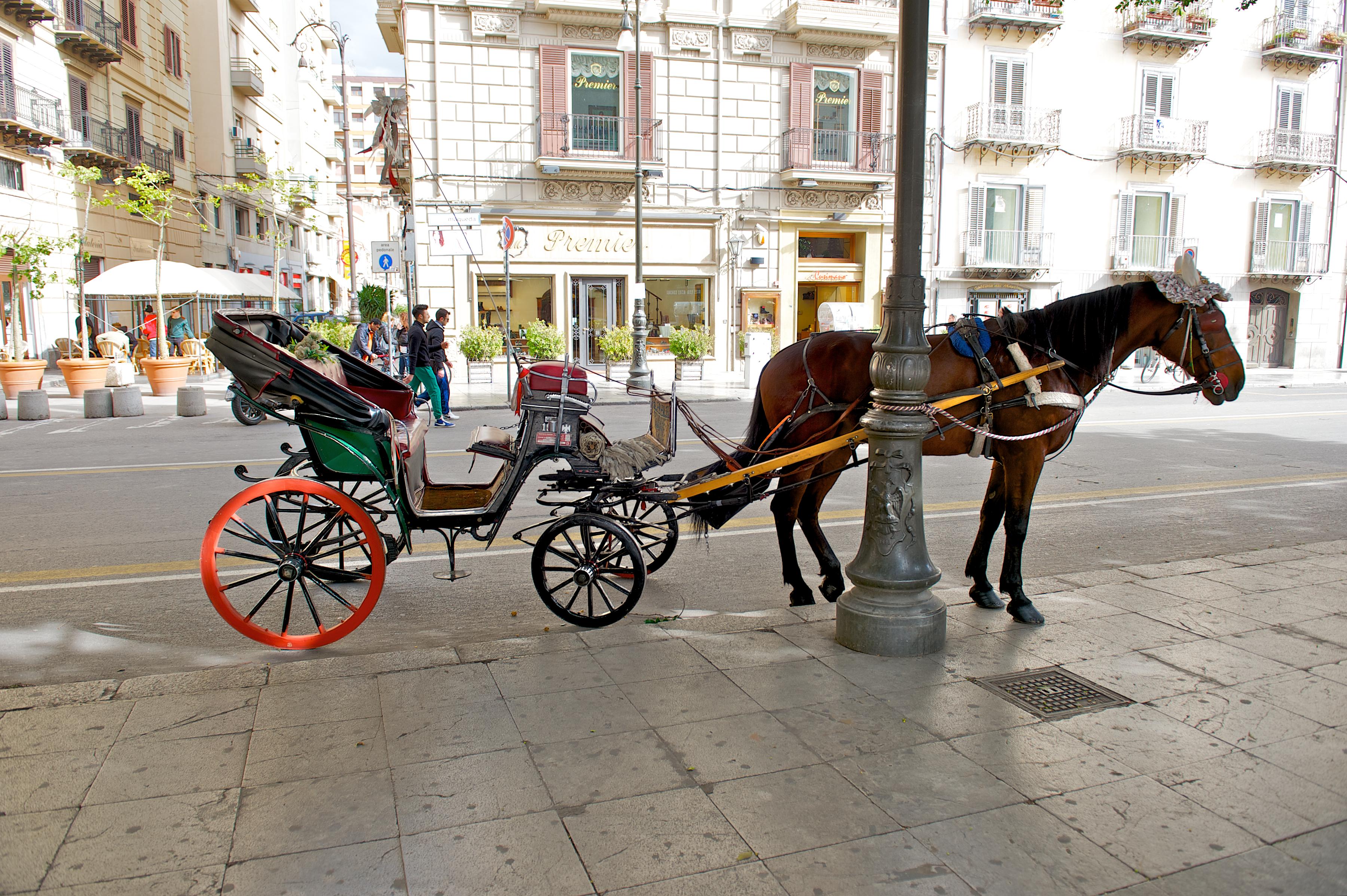 Mercure Palermo Centro Esterno foto