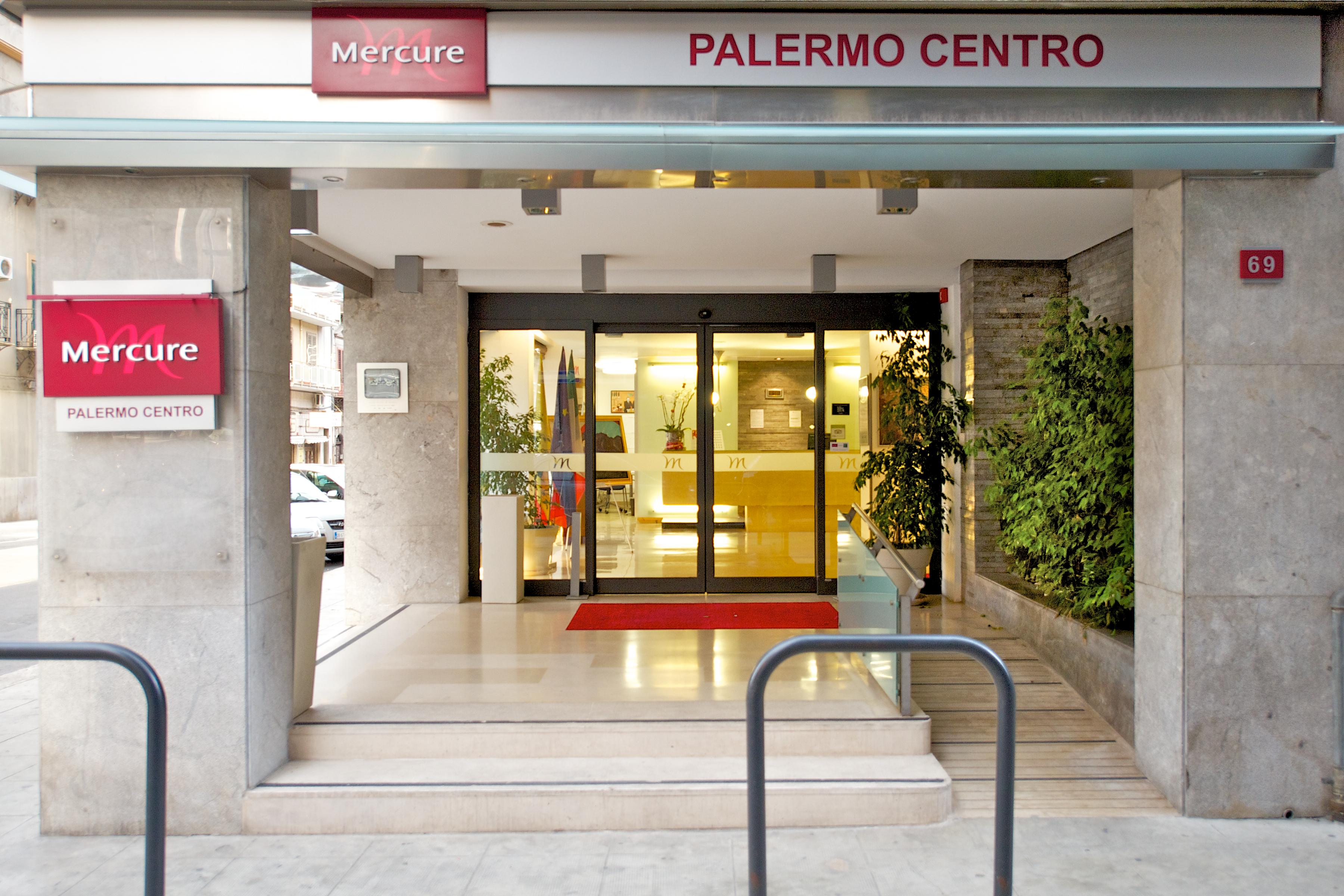 Mercure Palermo Centro Esterno foto
