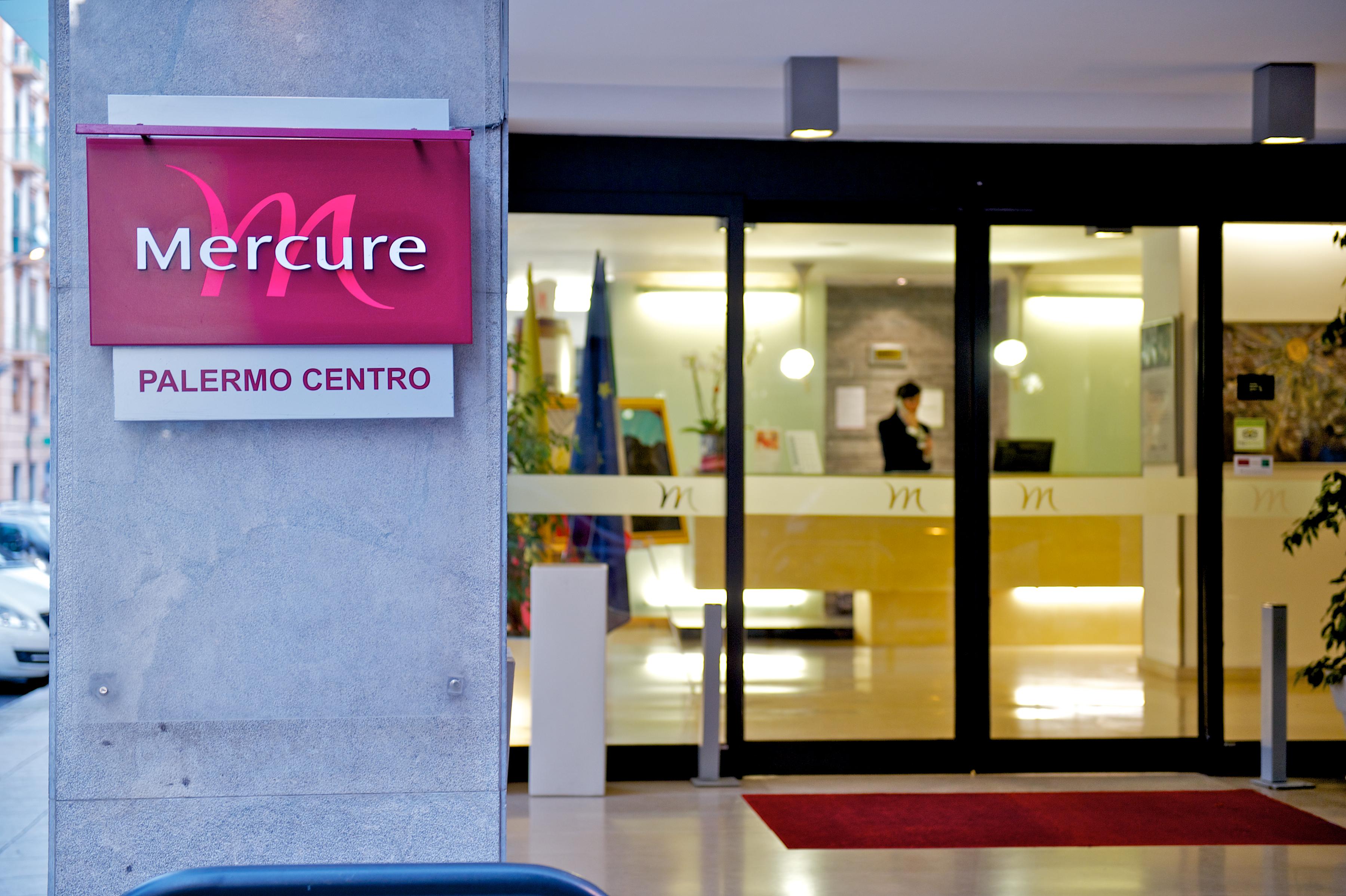 Mercure Palermo Centro Esterno foto