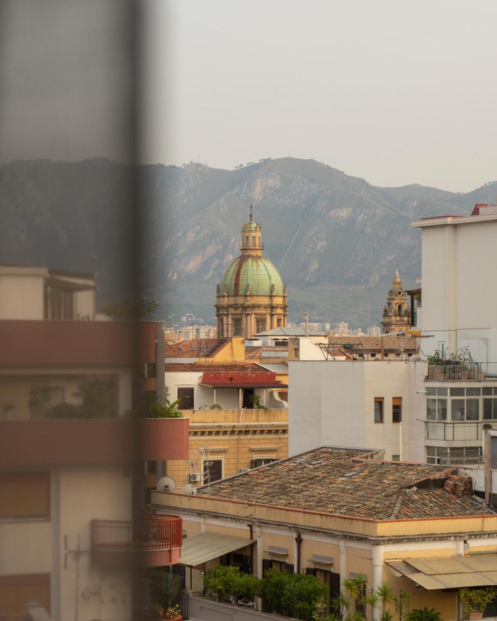 Mercure Palermo Centro Esterno foto