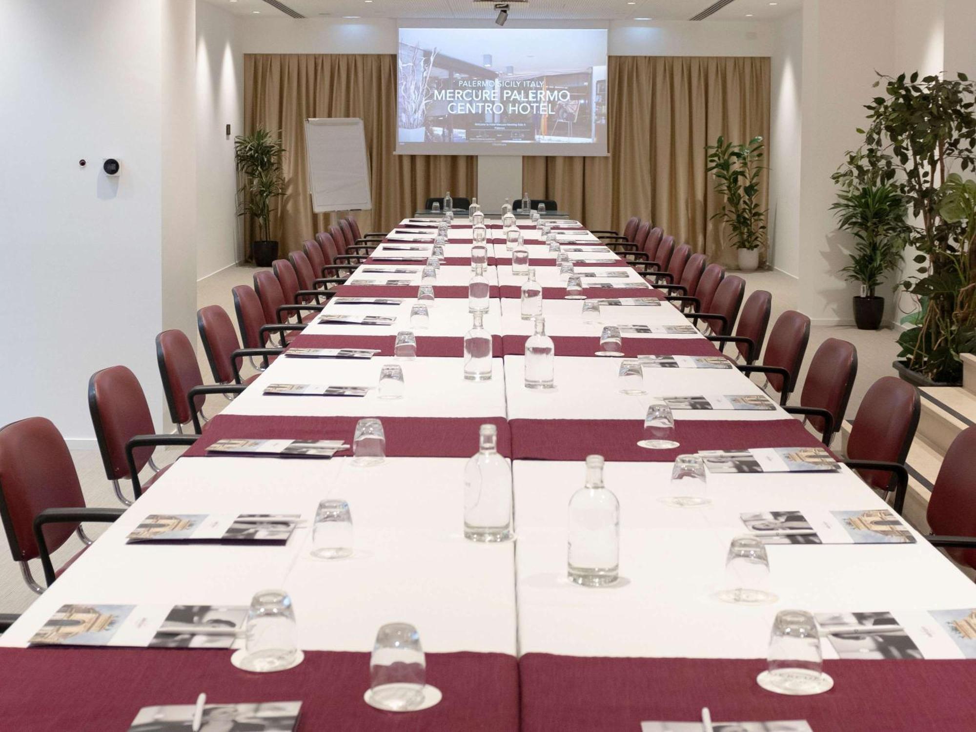 Mercure Palermo Centro Esterno foto