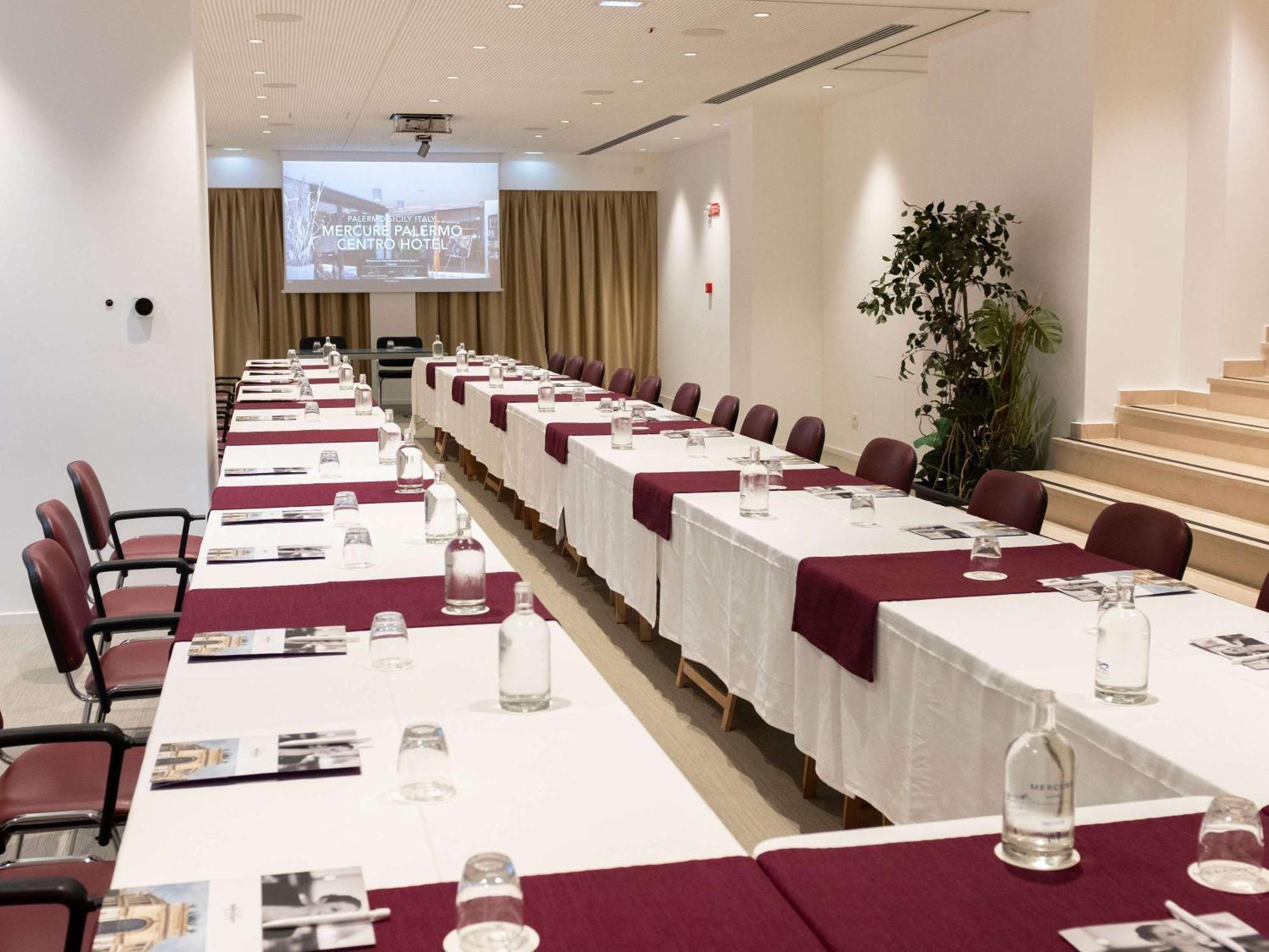 Mercure Palermo Centro Esterno foto