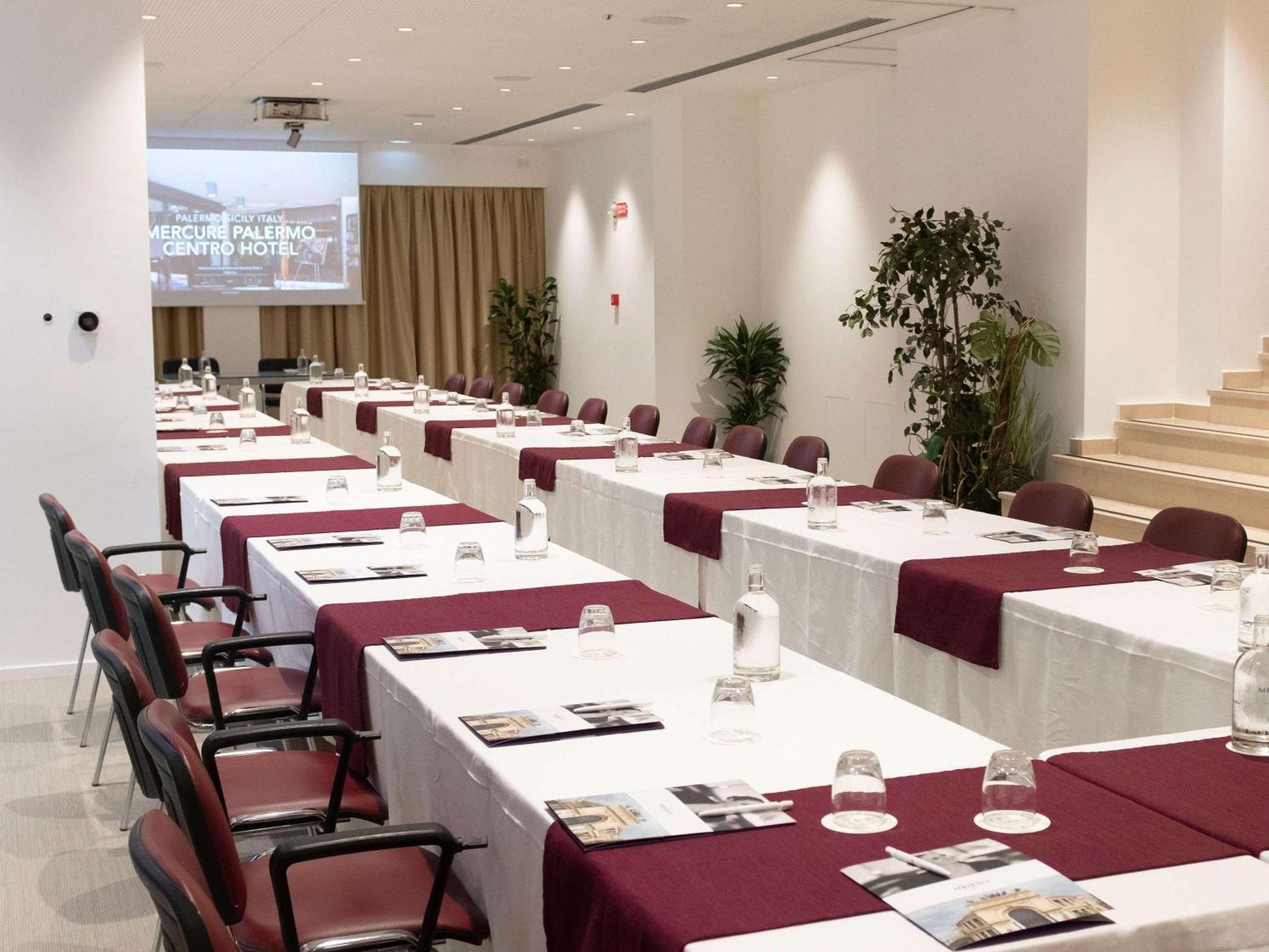 Mercure Palermo Centro Esterno foto